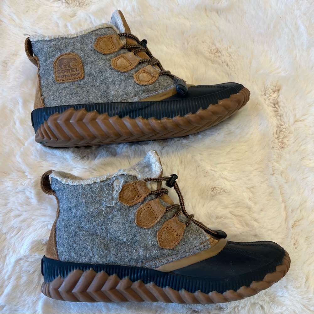 Sorel Youth Waterproof Boots - Picture 5 of 11